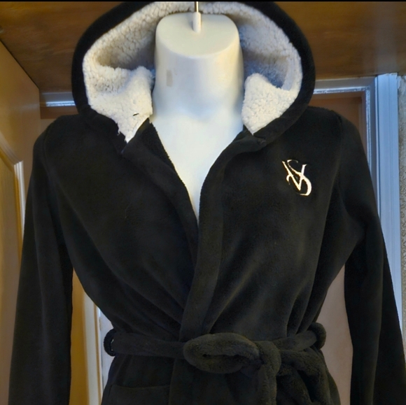 VS💕VICTORIA'S SECRET Black Plushy Ladies Above Knee Robe - Sz. M - Picture 3 of 4